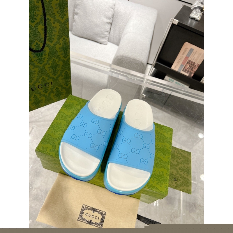 G*u*i slippers